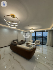 Modern Apartment with 4 Bedrooms image 1