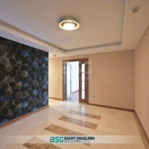 Modern 5-Bedroom Apartment Image 4