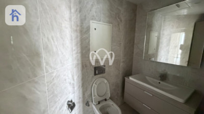 Spacious Apartment in Empire Square image 16