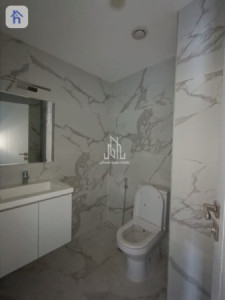 Modern Apartment with 2 Bedrooms image 7