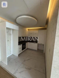 Modern 1 Bedroom Apartment image 5