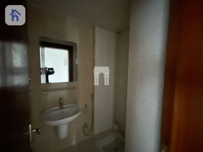 Elegant 3-Bedroom Flat in Empire Royal Resim 7