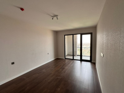 Modern 4 BR Apartment in Prime Location Image 9