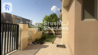 Spacious House with 4 Bedrooms for Rent image 2