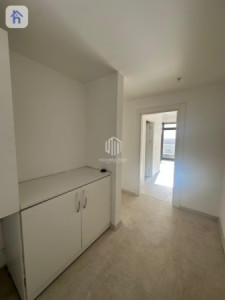 Modern Apartment Image 6