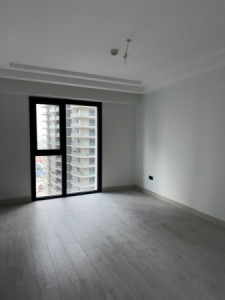 Corner Apartment Image 8