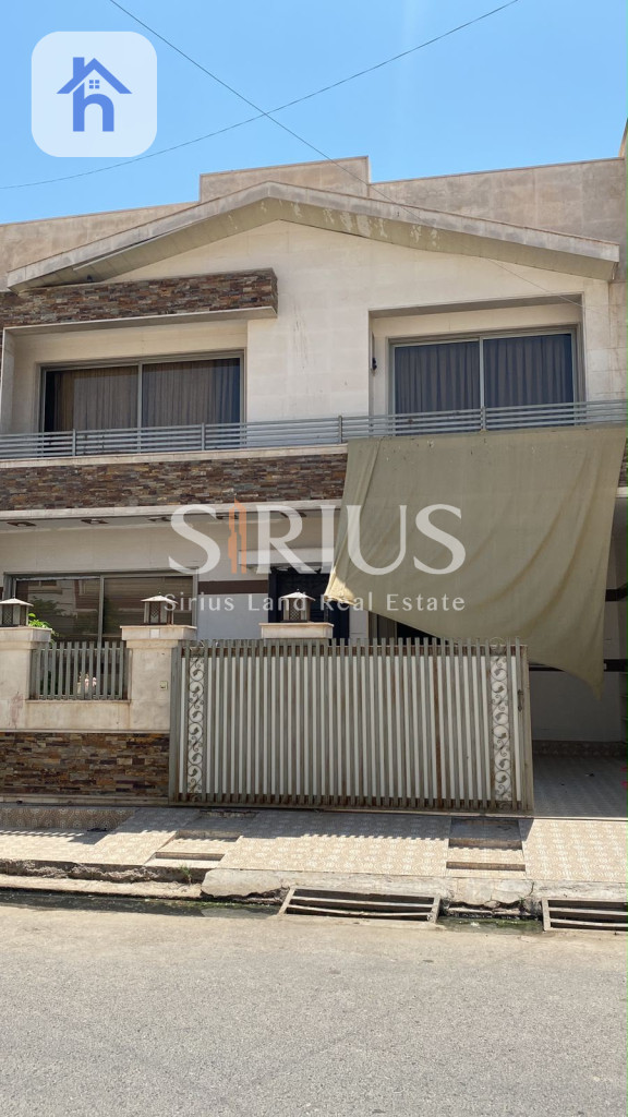 Modern house with 5 bedrooms for sale