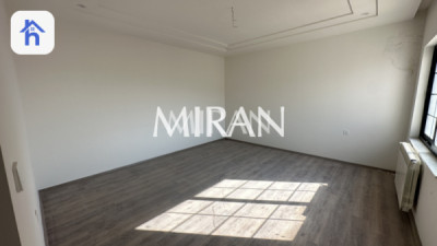 ماڵێکی خێزانی مۆدێرن بە 4 ژووری نوستن image 7