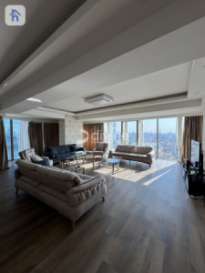 Luxurious Tower Apartment with Views image 1