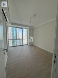 Elegant 2-Bedroom Apartment with Great Views Image 4
