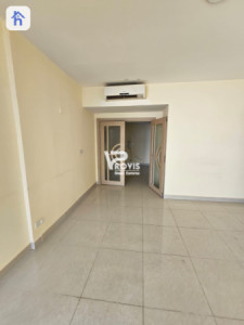 Bright and Spacious 7th Floor Apartment Image 14