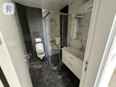 Modern Apartment Image 7