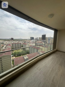 یەکەیەکی ژووری نووستنی مۆدێرن بە دیمەنێکی نایاب image 1