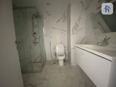 Luxurious Studio Apartment in Empire Pearl Towers image 2