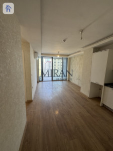 شقة أنيقة بغرفتي نوم مع إطلالات image 2