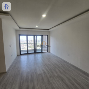 Modern 2-Bedroom Apartment in Central Park image 2