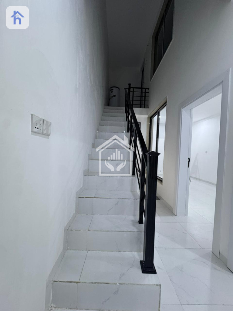 House Opposite Garden Image 9