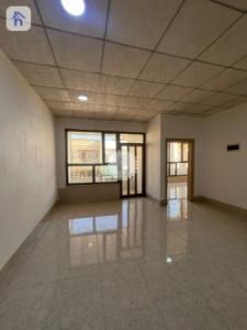 Cozy 3 Bedroom House with Terrace Image 4