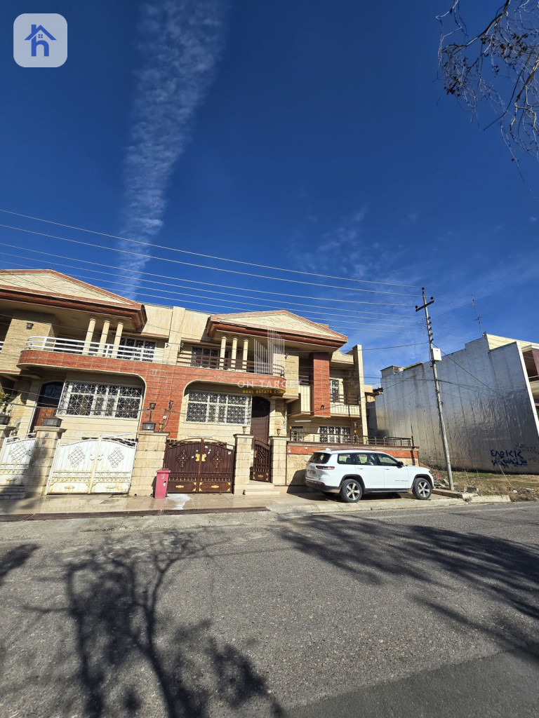 House Opposite Garden — 1