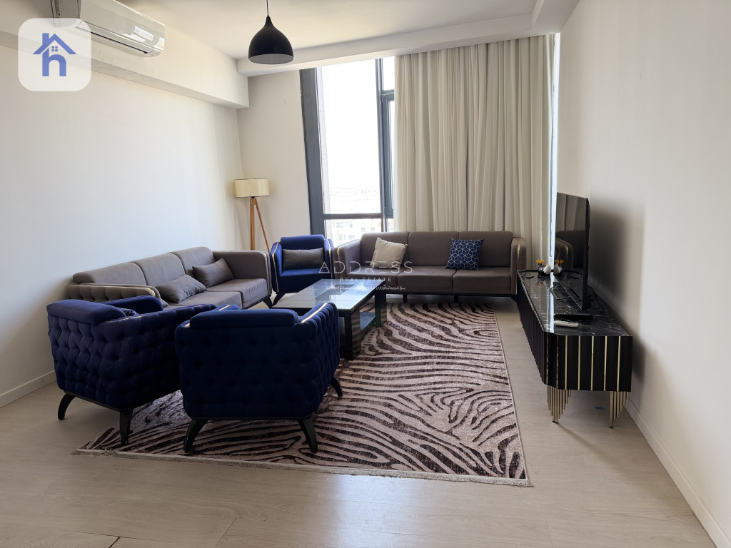 Modern Apartment in Empire Diamond