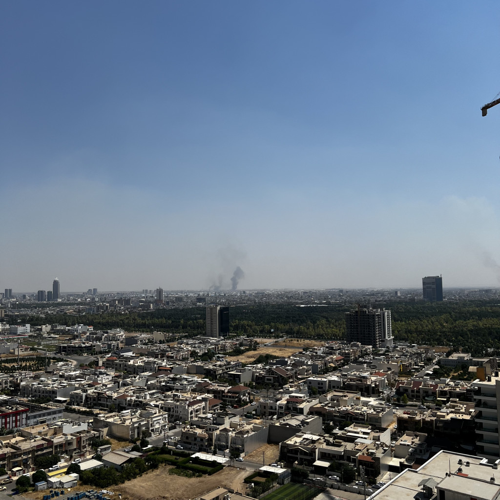 دیمەنی دڵگیری پارک و ئیمپایەر لە باڵکۆنی شوقەکەت کۆبونەتەوە