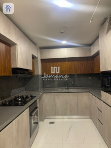 Luxury 2BR Apartment in Prime Location Image 3