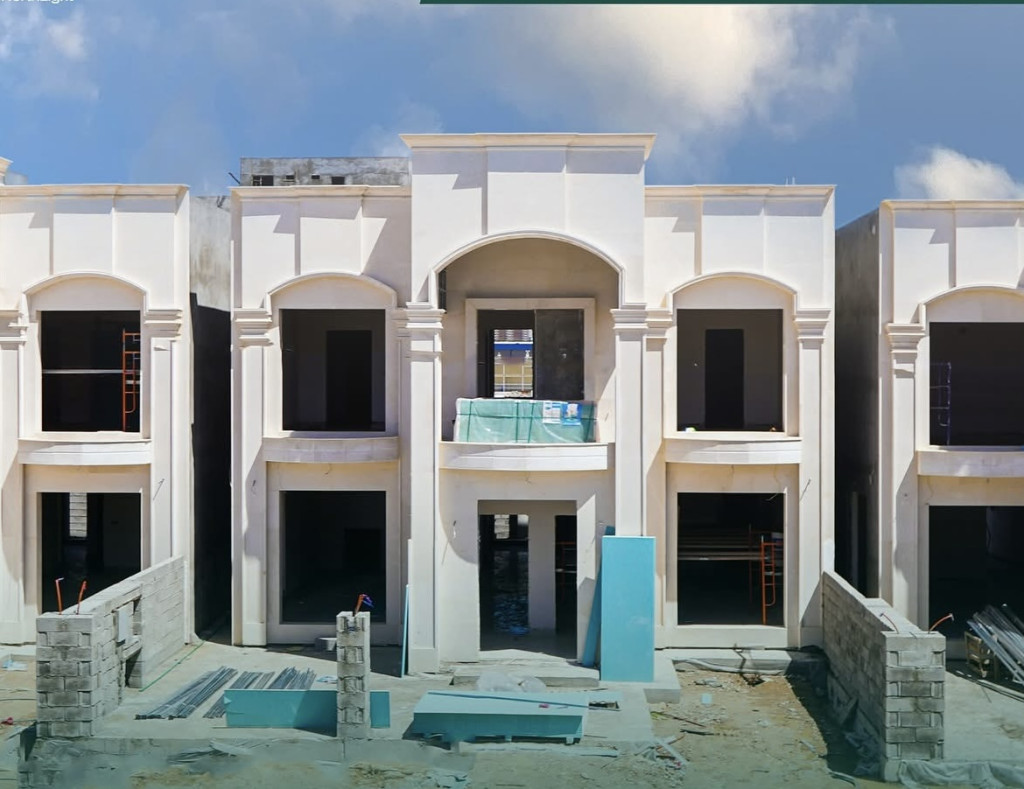 House (200m²)