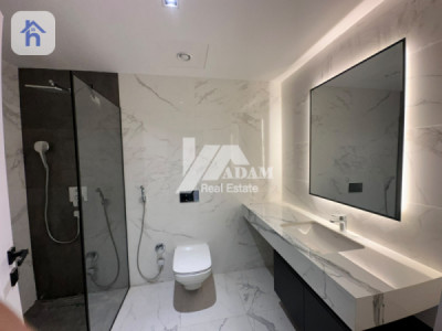 Luxurious 4-Bedroom Apartment on High Floor image 19