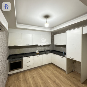 Spacious Apartment with 3 Bedrooms Image 3