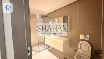 Spacious 4-Bedroom Apartment with Stunning Views Image 11