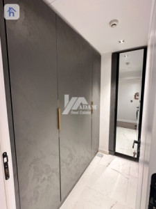 Luxurious 4-Bedroom Apartment on High Floor image 17