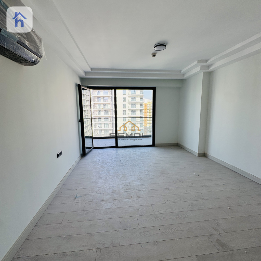 Elegant one-bedroom apartment Image 2