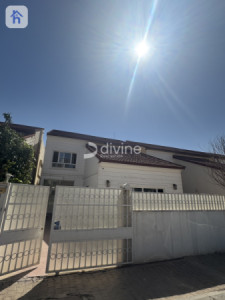 ماڵێکی خێزانی فراوان لە گوندی ئیتالی image 1