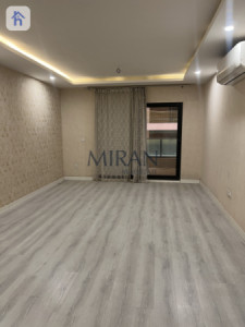 Elegant 3-Bedroom Apartment in Prime Location image 1