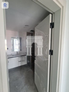 Spacious 3-Bedroom Apartment in Rami Towers image 9