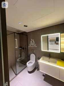 Modern Apartment image 8