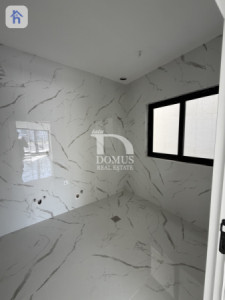 Commercial House Image 4