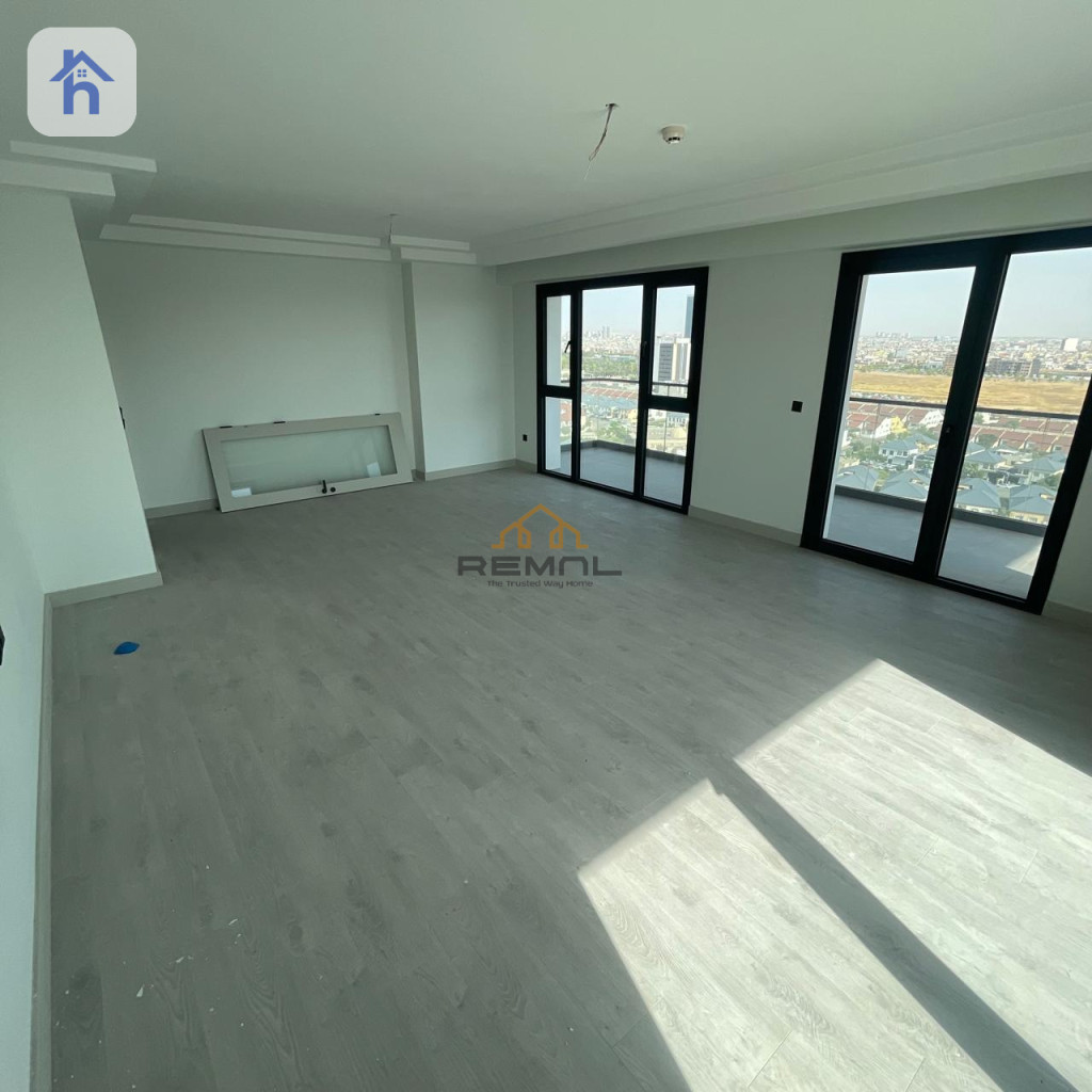 Spacious Apartment in Prime Location