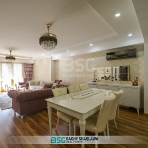 شقة مفروشة فاخرة بإطلالة الحديقة الداخلية image 2