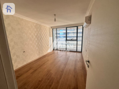 Apartment Opposite Garden Image 5