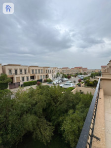 خانوویەکی فراوان بە 4 ژووری نوستن وێنە 7