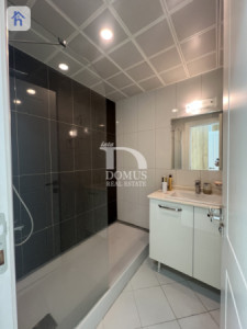 Modern 2 BR Apartment in Empire Wings Resim 8