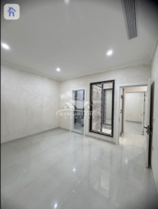 Modern House image 5