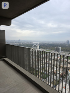 Spacious Apartment with High Floor Resim 6