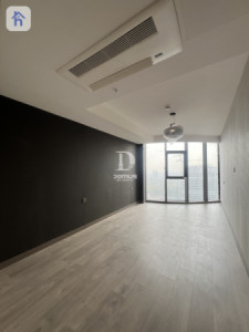 Luxurious apartment with city views image 4