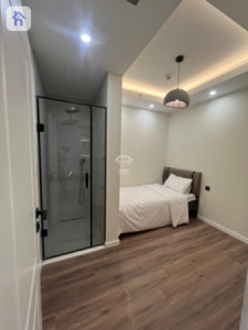 Modern 3-Bedroom Apartment in High-Rise Building Image 6