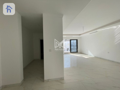 Elegant Residence for Sale Image 12