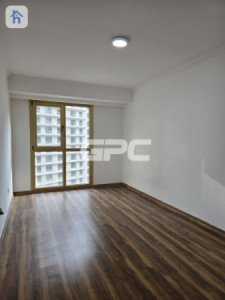 Spacious Apartment in Roya Tower Image 4