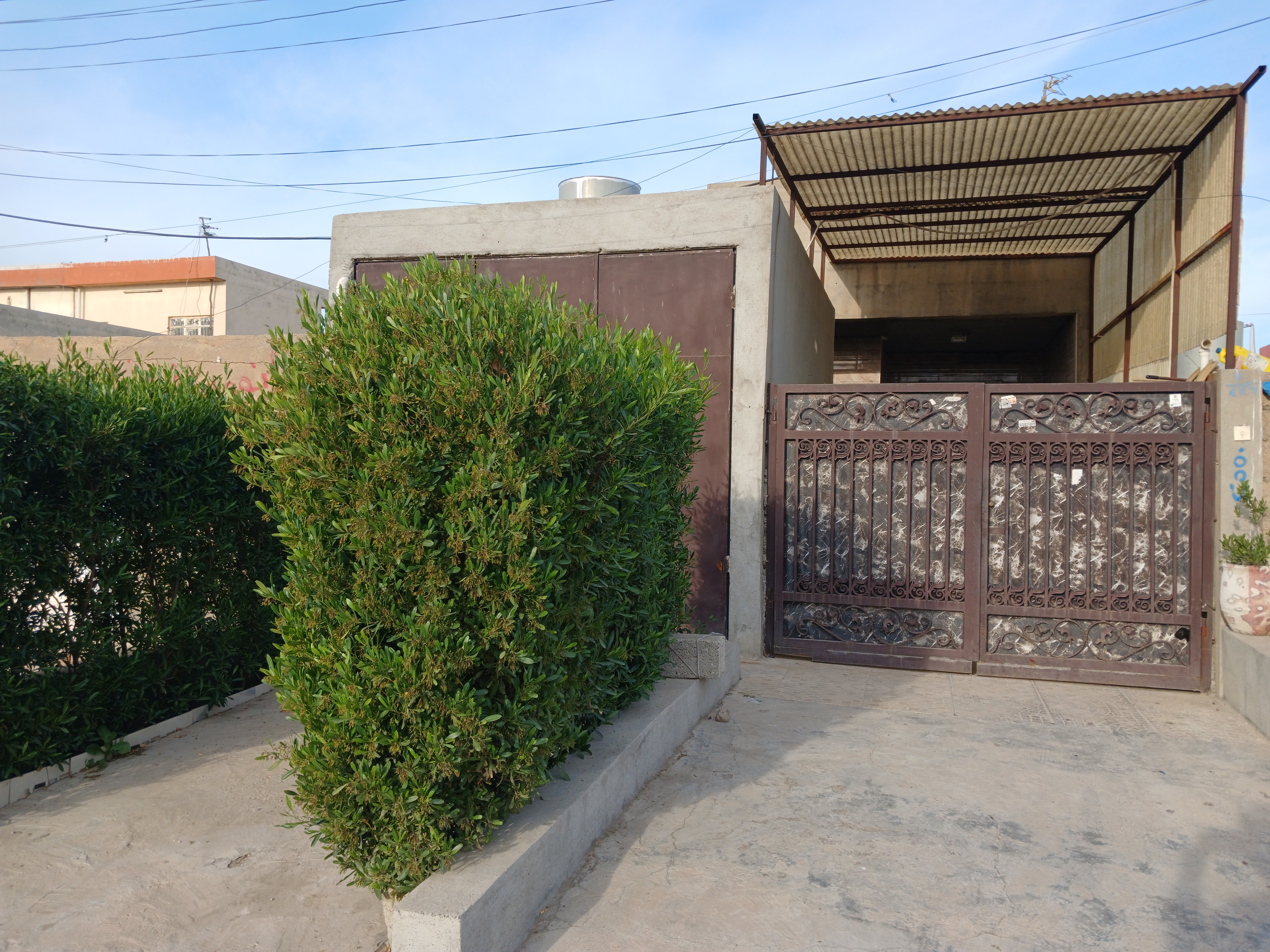 House with shop for sale