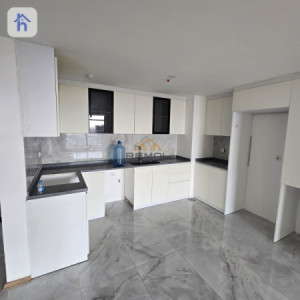 Modern one-bedroom apartment for rent image 5